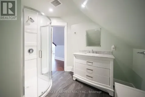 8 William Street Brantford ON N3T 3K1