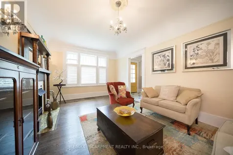 8 William Street Brantford ON N3T 3K1