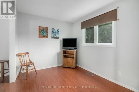 270 Mceachern Crescent Ottawa ON K1E 3K5