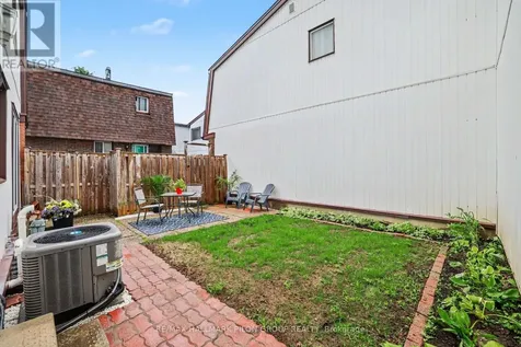 2210 Loyola Avenue Ottawa ON K1J 8H5