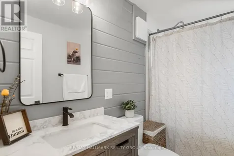 17 Kenney Road Rideau Lakes ON K0G 1E0