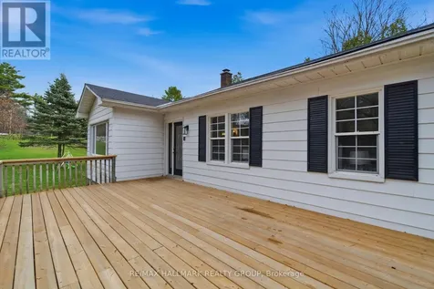 17 Kenney Road Rideau Lakes ON K0G 1E0