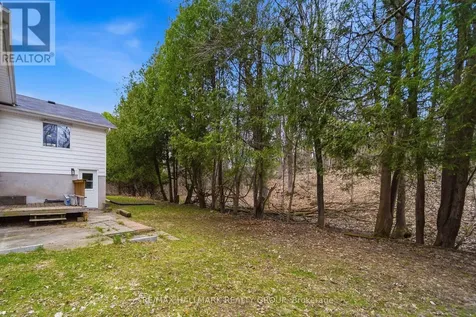 17 Kenney Road Rideau Lakes ON K0G 1E0