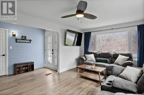 17 Kenney Road Rideau Lakes ON K0G 1E0