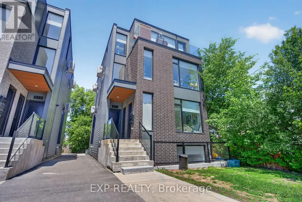 271 Duncairn Avenue Ottawa ON K1Z 7H1