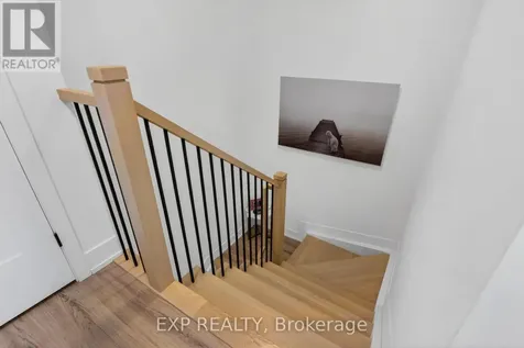 271 Duncairn Avenue Ottawa ON K1Z 7H1
