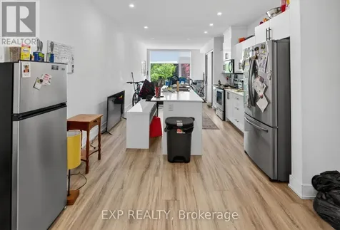 271 Duncairn Avenue Ottawa ON K1Z 7H1