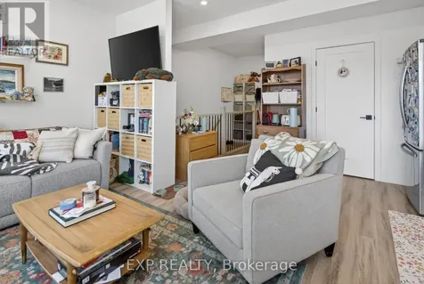 271 Duncairn Avenue Ottawa ON K1Z 7H1