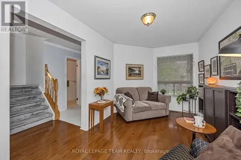 23 Roblyn Way Ottawa ON K2G 5Z4