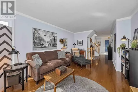 23 Roblyn Way Ottawa ON K2G 5Z4