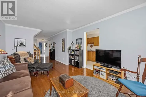 23 Roblyn Way Ottawa ON K2G 5Z4