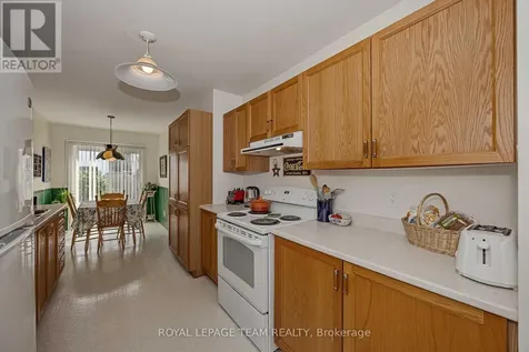 23 Roblyn Way Ottawa ON K2G 5Z4