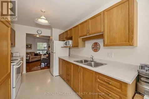 23 Roblyn Way Ottawa ON K2G 5Z4