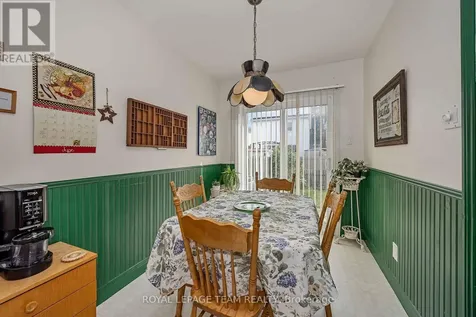 23 Roblyn Way Ottawa ON K2G 5Z4