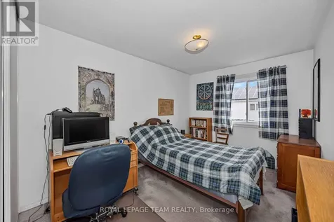 23 Roblyn Way Ottawa ON K2G 5Z4
