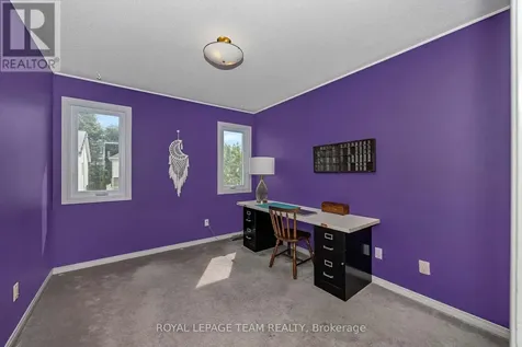 23 Roblyn Way Ottawa ON K2G 5Z4