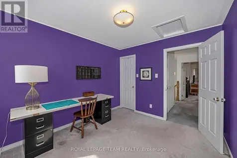 23 Roblyn Way Ottawa ON K2G 5Z4