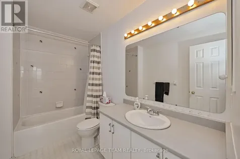 23 Roblyn Way Ottawa ON K2G 5Z4
