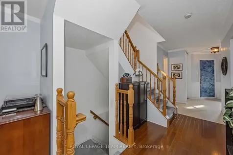 23 Roblyn Way Ottawa ON K2G 5Z4