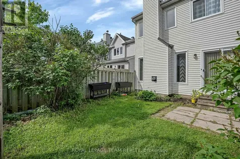 23 Roblyn Way Ottawa ON K2G 5Z4