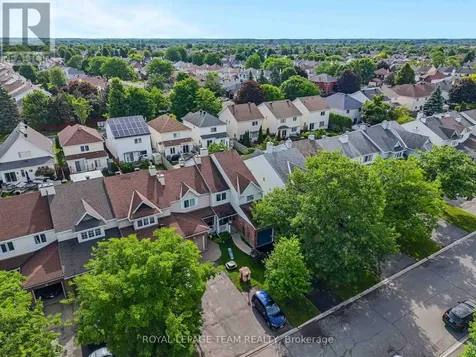 23 Roblyn Way Ottawa ON K2G 5Z4