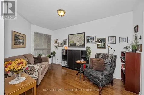 23 Roblyn Way Ottawa ON K2G 5Z4