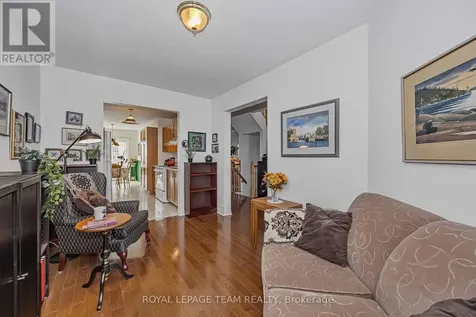 23 Roblyn Way Ottawa ON K2G 5Z4
