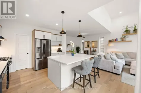 682 Borbridge Avenue Ottawa ON K4M 0E3
