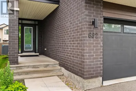 682 Borbridge Avenue Ottawa ON K4M 0E3