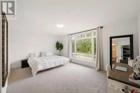 682 Borbridge Avenue Ottawa ON K4M 0E3