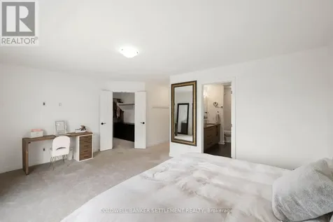 682 Borbridge Avenue Ottawa ON K4M 0E3