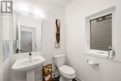 682 Borbridge Avenue Ottawa ON K4M 0E3