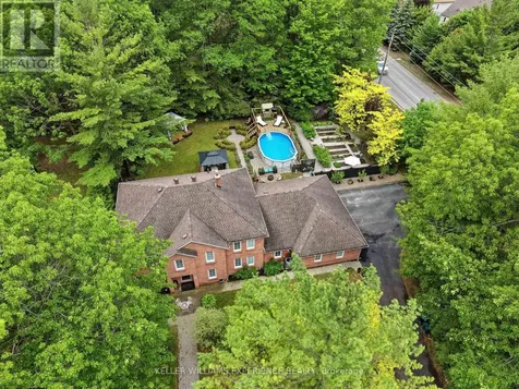 2 Seeley Court Wasaga Beach ON L9Z 2A7