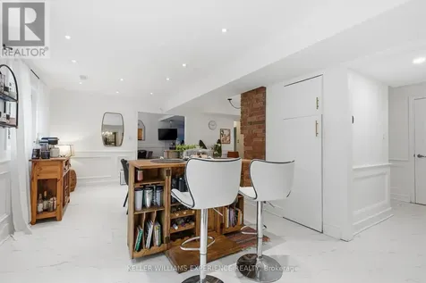 2 Seeley Court Wasaga Beach ON L9Z 2A7