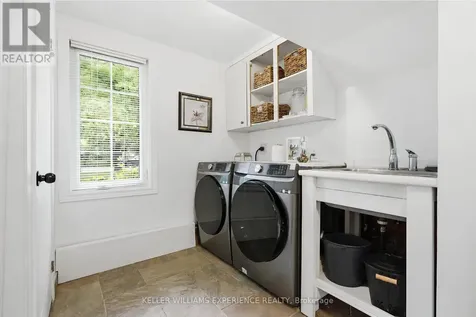2 Seeley Court Wasaga Beach ON L9Z 2A7