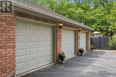 2 Seeley Court Wasaga Beach ON L9Z 2A7