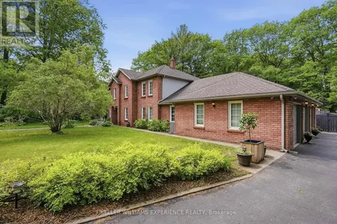 2 Seeley Court Wasaga Beach ON L9Z 2A7