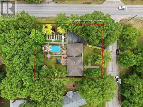 2 Seeley Court Wasaga Beach ON L9Z 2A7