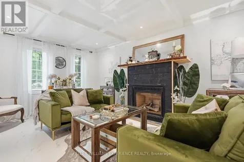 2 Seeley Court Wasaga Beach ON L9Z 2A7