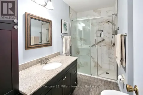 500 Oxbow Crescent Collingwood ON L9Y 5B4