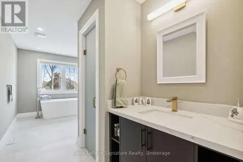 115 Rankin's Crescent Blue Mountains ON N0H 2P0