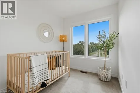15 Bingham Road Hamilton ON L8H 0B5