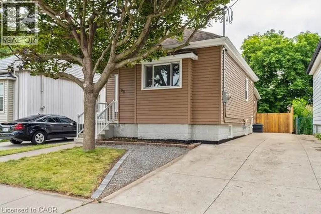 93 East 31st Street East Hamilton ON L8V 3N9