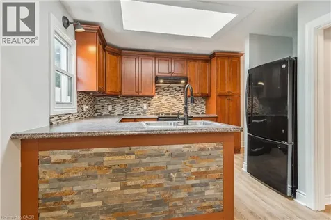93 East 31st Street East Hamilton ON L8V 3N9