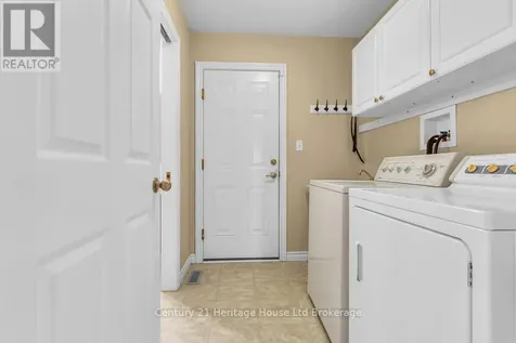 33 Park Place Tillsonburg ON N4G 0B8