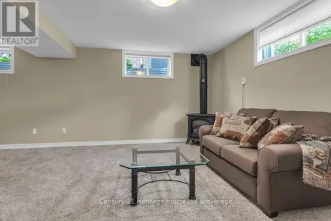 33 Park Place Tillsonburg ON N4G 0B8