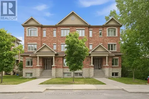 670 Danaca Private Ottawa ON K1K 2V7