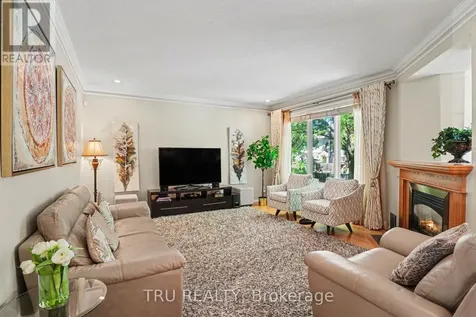 40 Cimarron Crescent Ottawa ON K2G 6E1