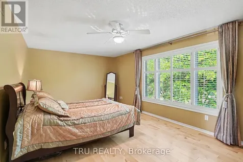 40 Cimarron Crescent Ottawa ON K2G 6E1