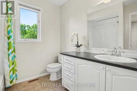 40 Cimarron Crescent Ottawa ON K2G 6E1